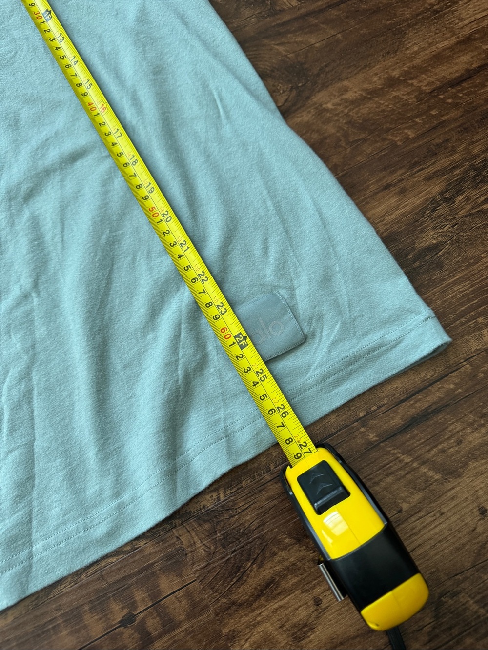 ALO Yoga Essential Short Sleeve Street Athletic Tee - Picture 6 of 6